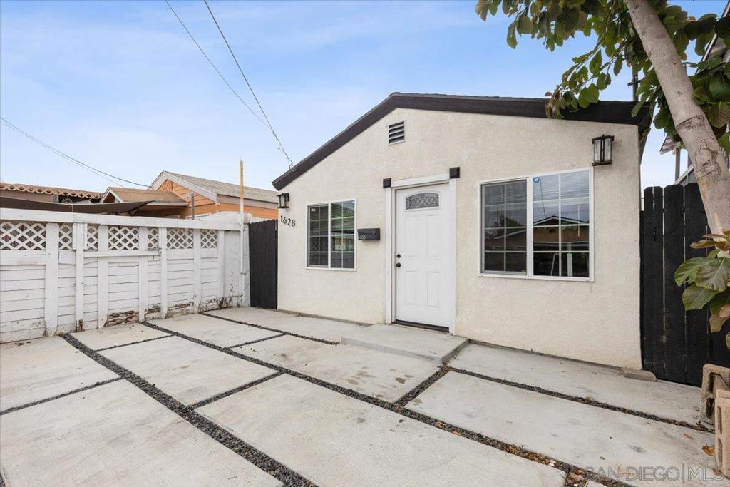 1628 C Ave Property Photo 3