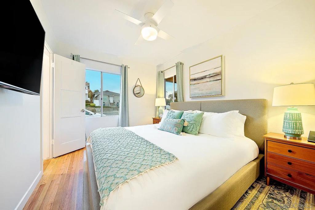 965 Rosecrans St Property Photo 5