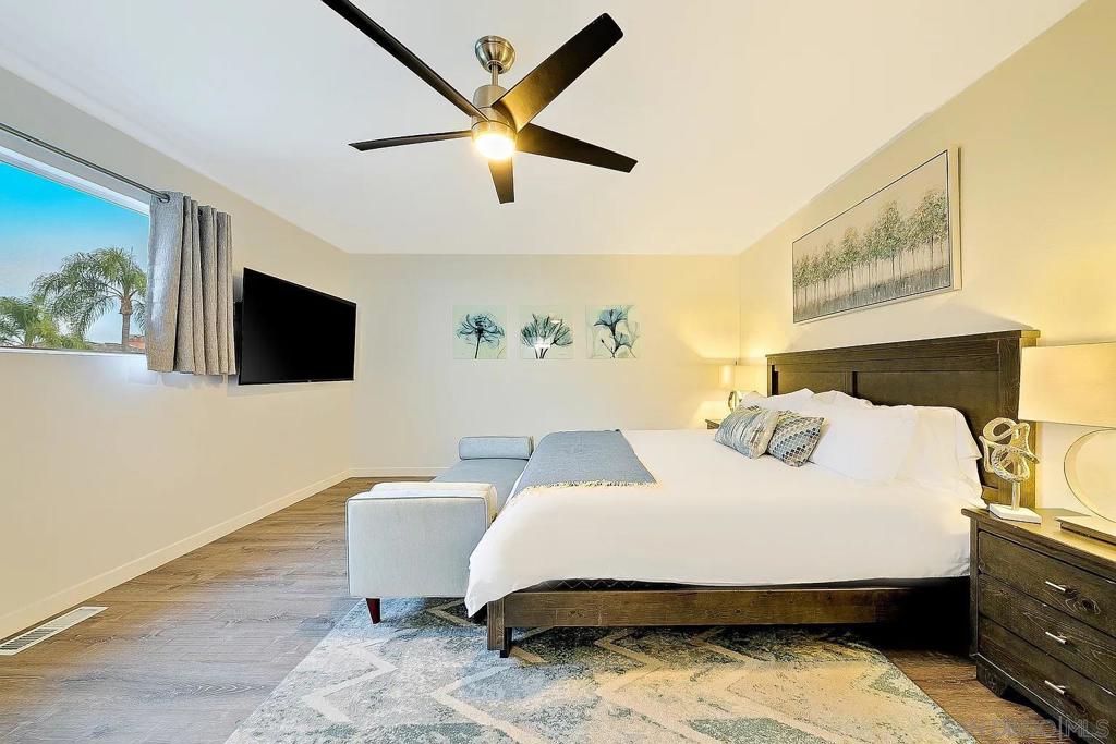 965 Rosecrans St Property Photo 9