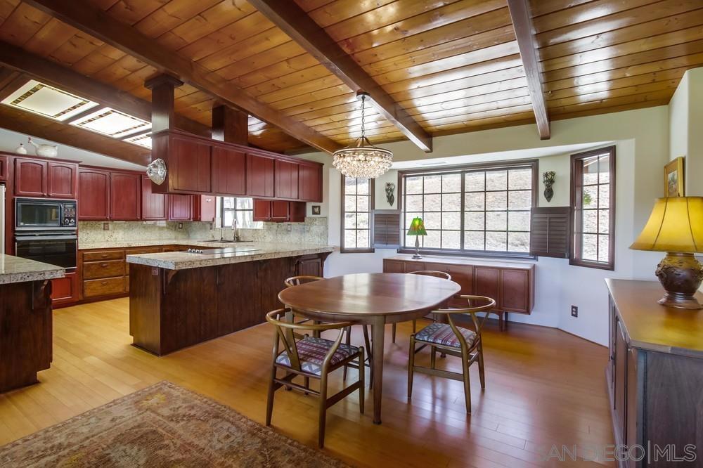 22327 Jans Oak Vw Property Photo 9