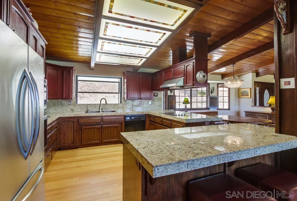 22327 Jans Oak Vw Property Photo 11