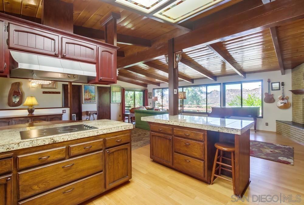 22327 Jans Oak Vw Property Photo 12