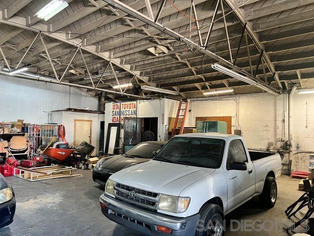 927 W Main Street Property Photo 8