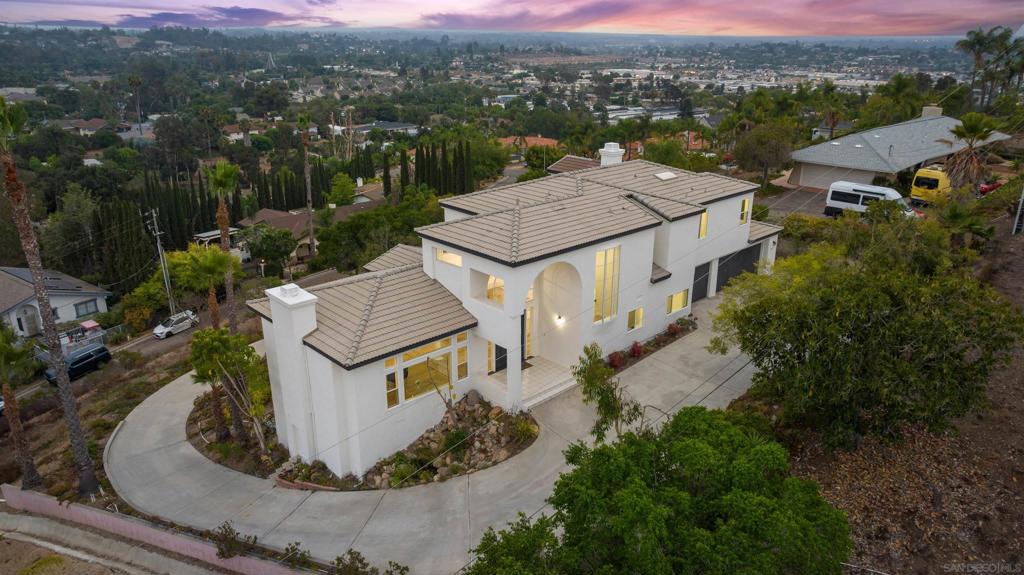 1522 Maxwell Lane Property Photo 4