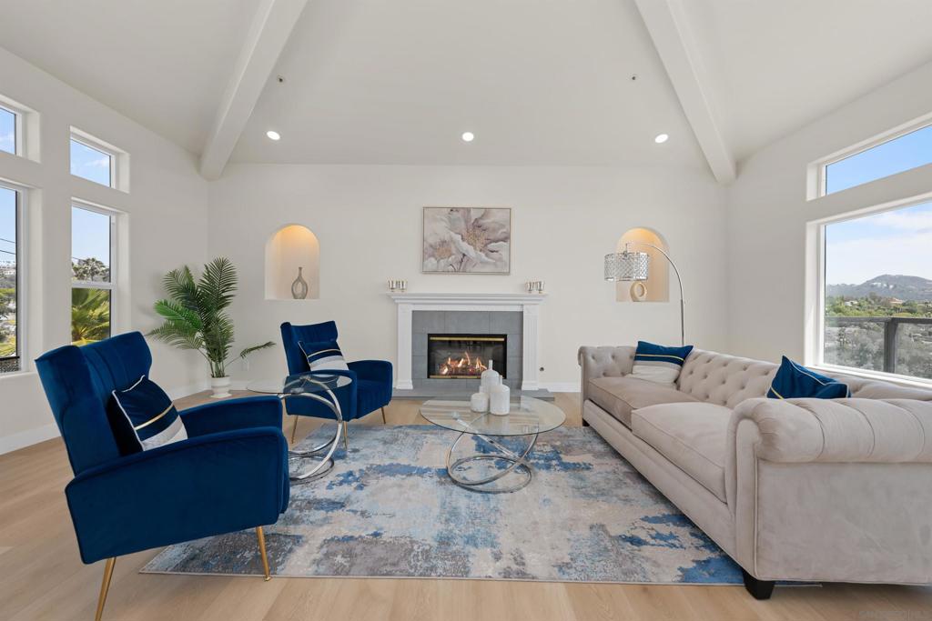 1522 Maxwell Lane Property Photo 6