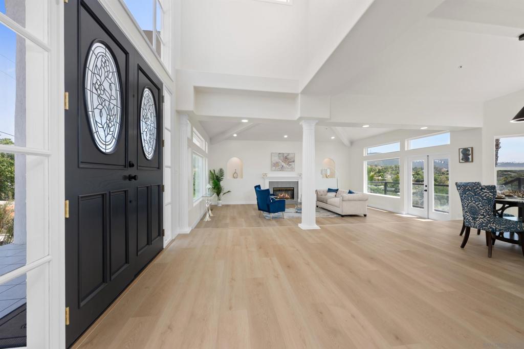 1522 Maxwell Lane Property Photo 8