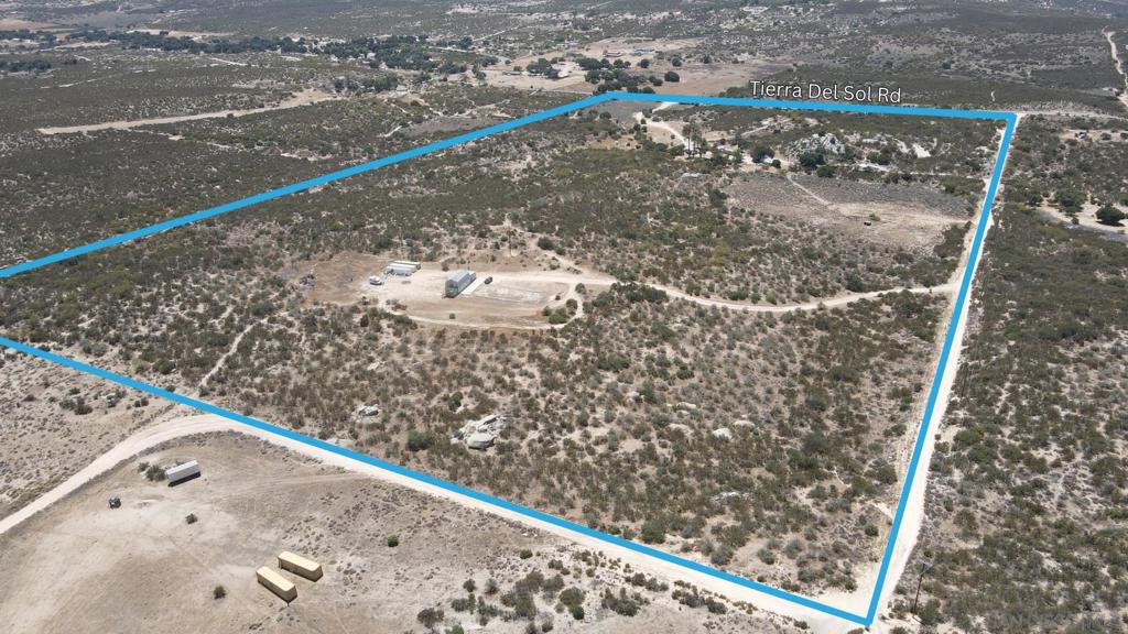 1431 Tierra Del Sol Rd Property Photo 2