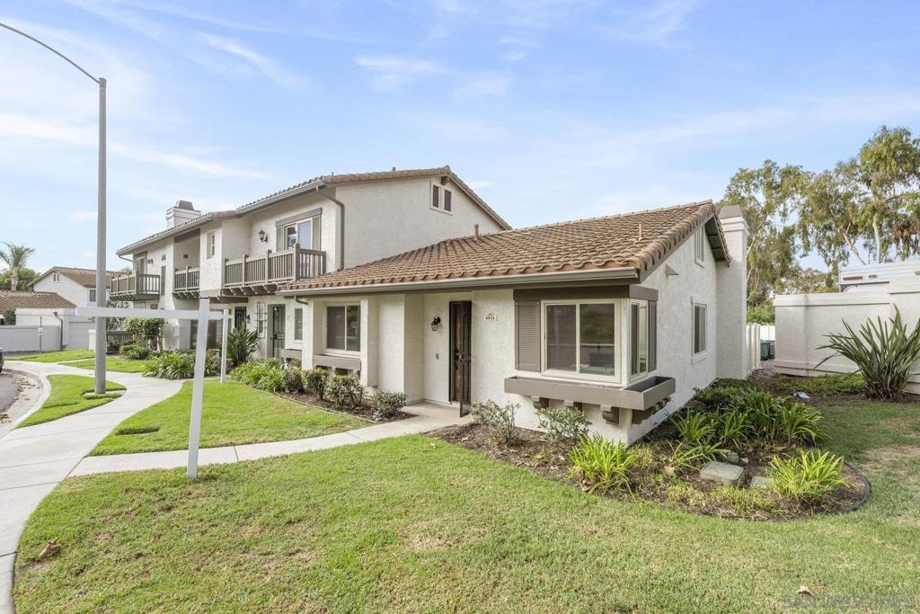 6915 Pear Tree Dr Property Photo 2