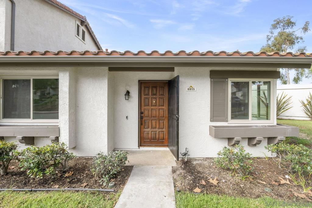 6915 Pear Tree Dr Property Photo 3