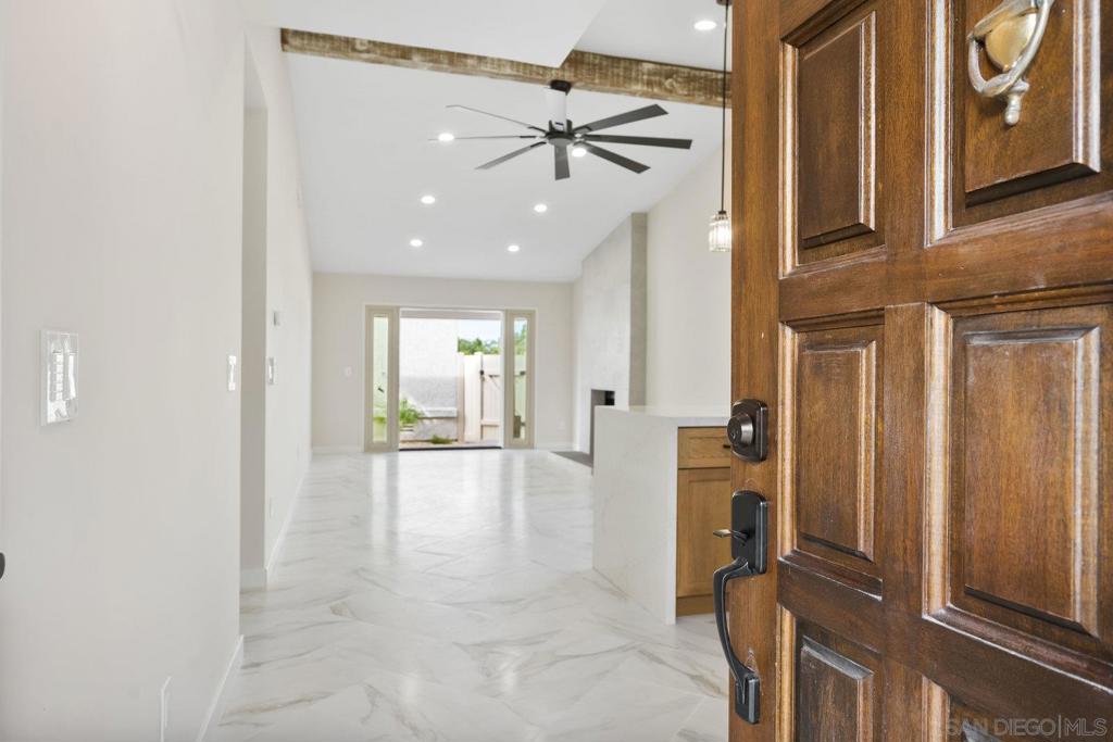 6915 Pear Tree Dr Property Photo 4