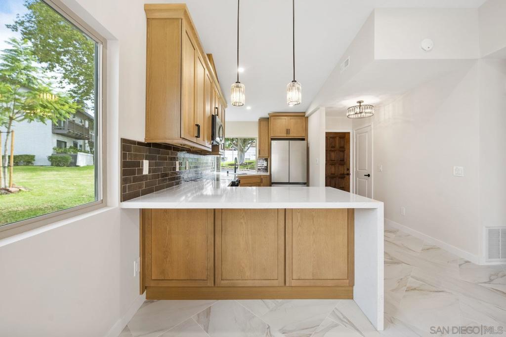 6915 Pear Tree Dr Property Photo 9