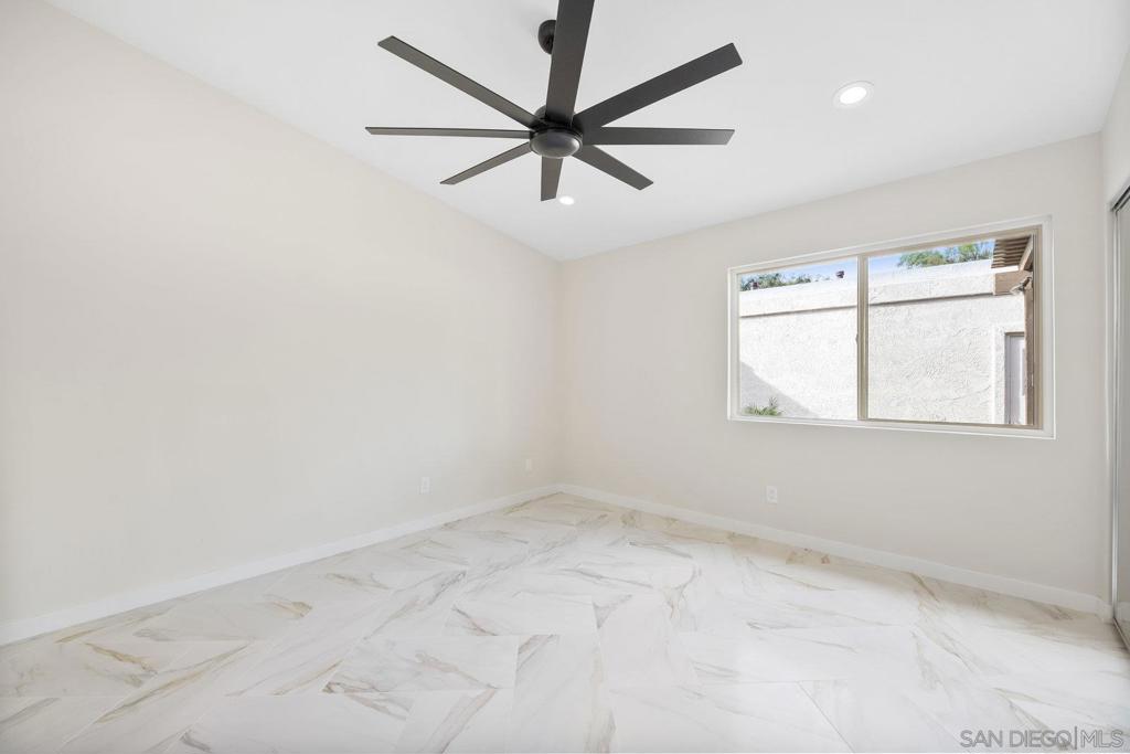 6915 Pear Tree Dr Property Photo 23