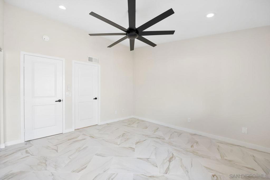 6915 Pear Tree Dr Property Photo 24