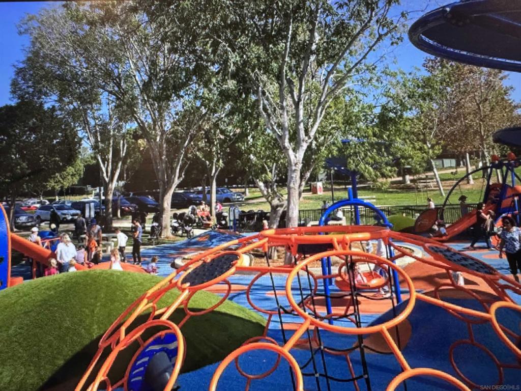 6915 Pear Tree Dr Property Photo 33