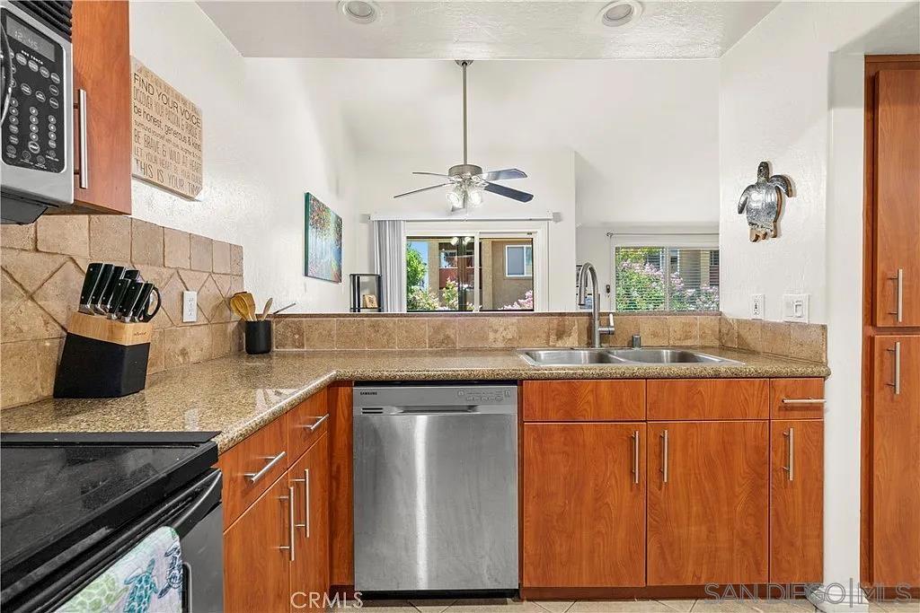 7003 Saranac St 203 Property Photo 9