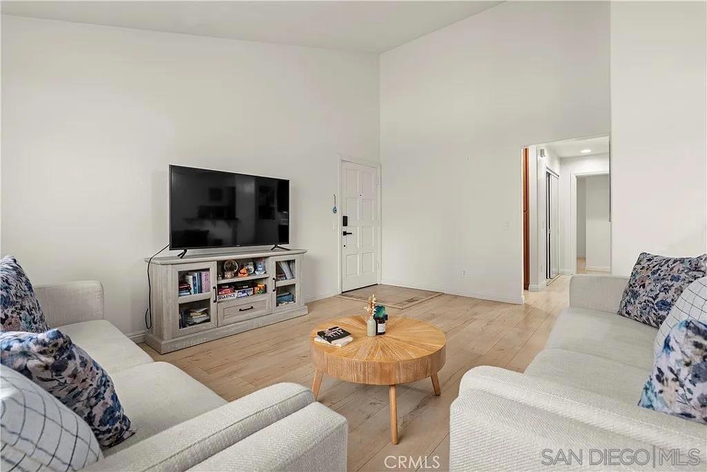 7003 Saranac St 203 Property Photo 13