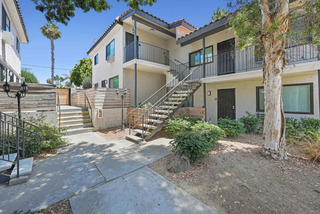 628 W California Ave Property Photo 6