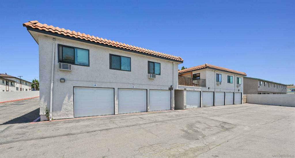 628 W California Ave Property Photo 17