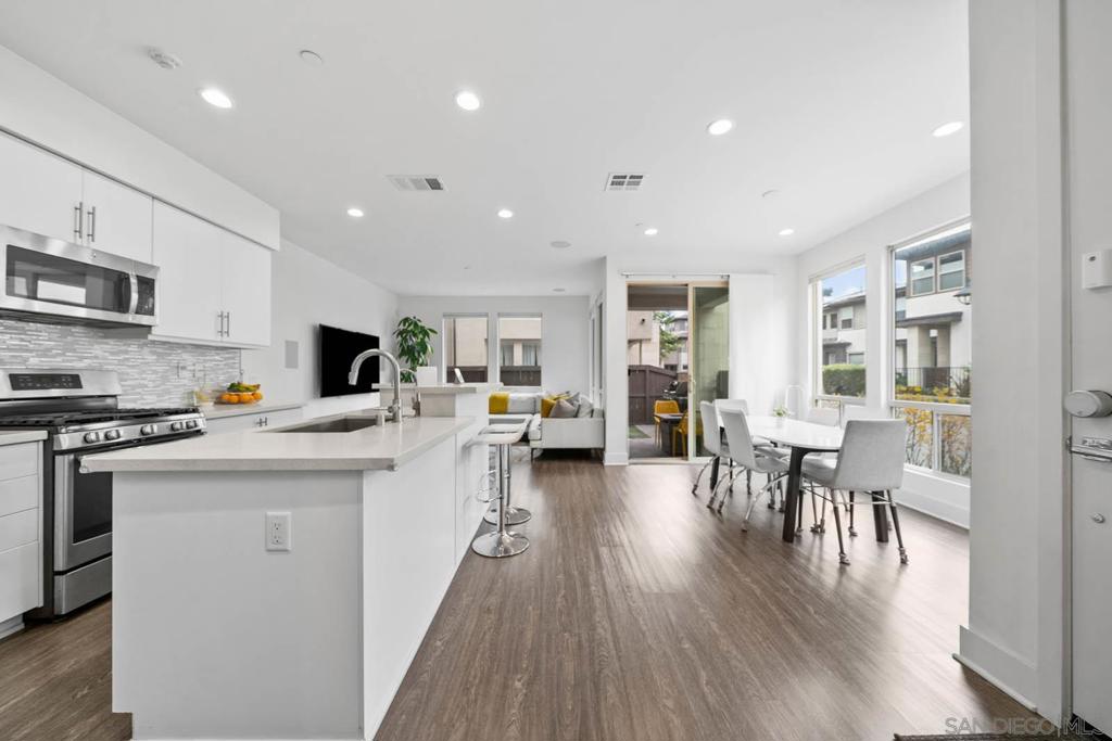 2335 Aperture Circle Property Photo 4