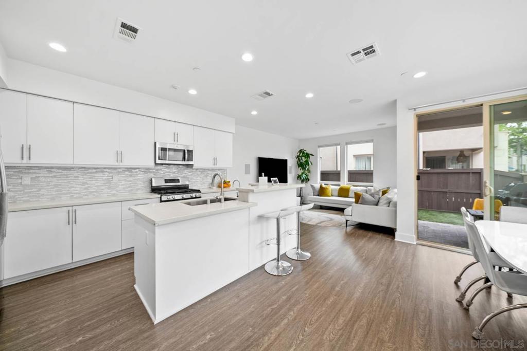 2335 Aperture Circle Property Photo 5