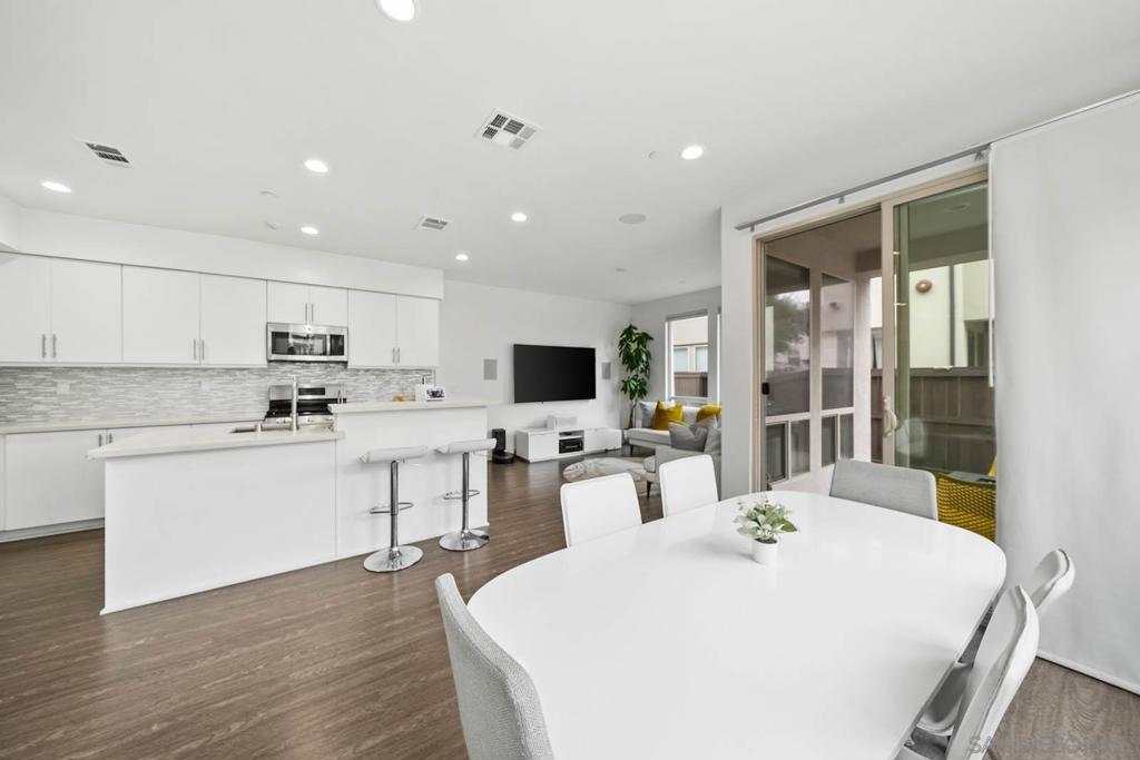 2335 Aperture Circle Property Photo 6