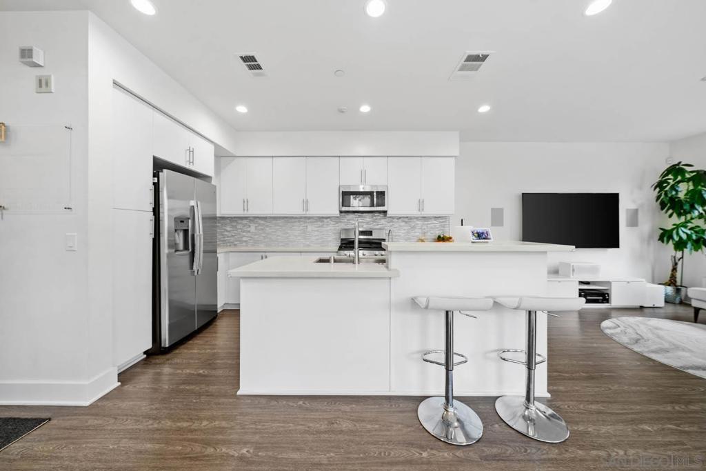 2335 Aperture Circle Property Photo 9