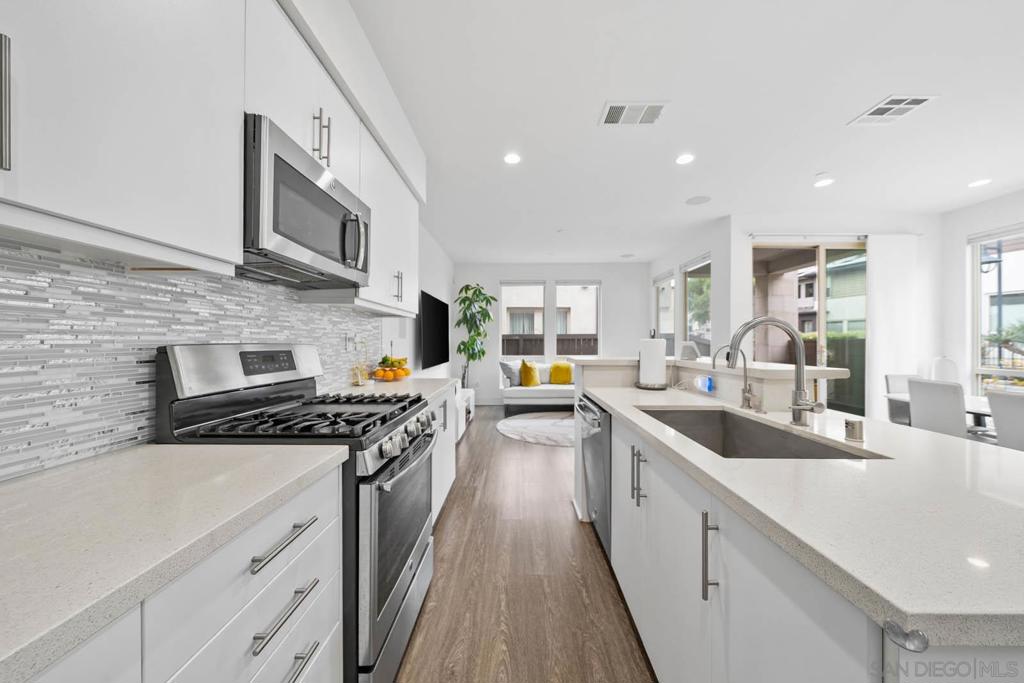 2335 Aperture Circle Property Photo 10