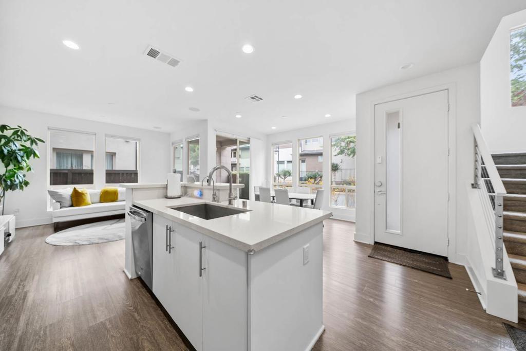 2335 Aperture Circle Property Photo 11