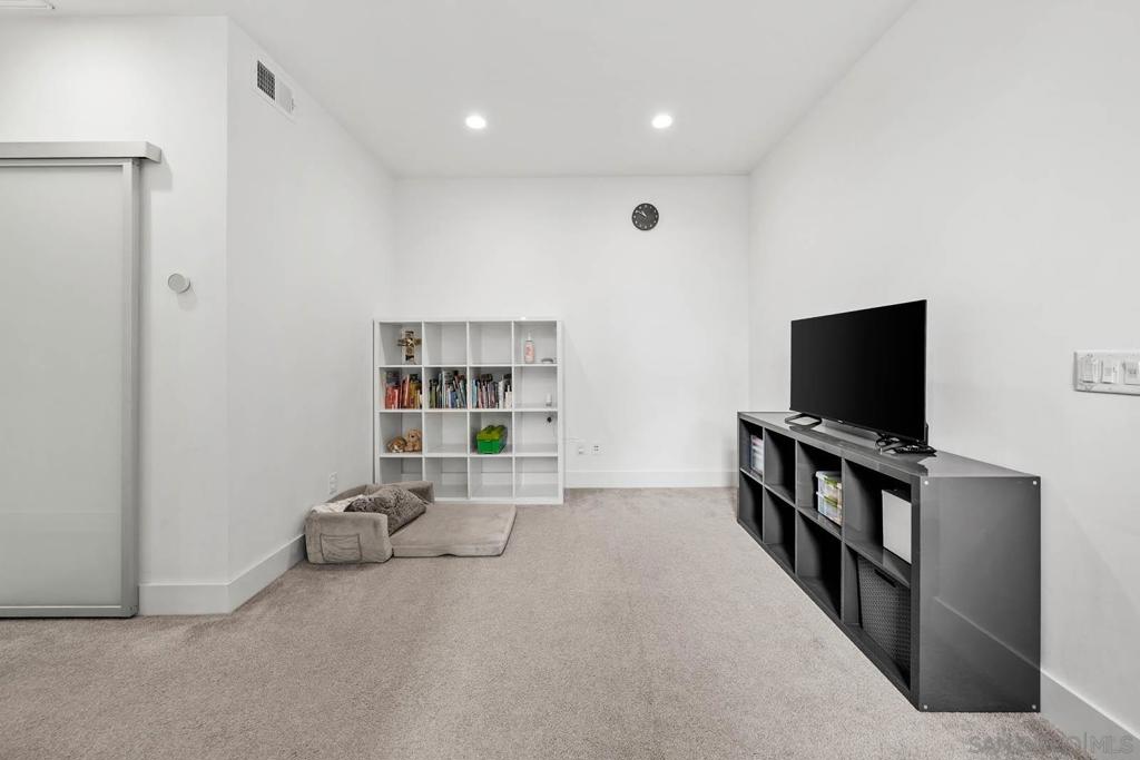 2335 Aperture Circle Property Photo 24