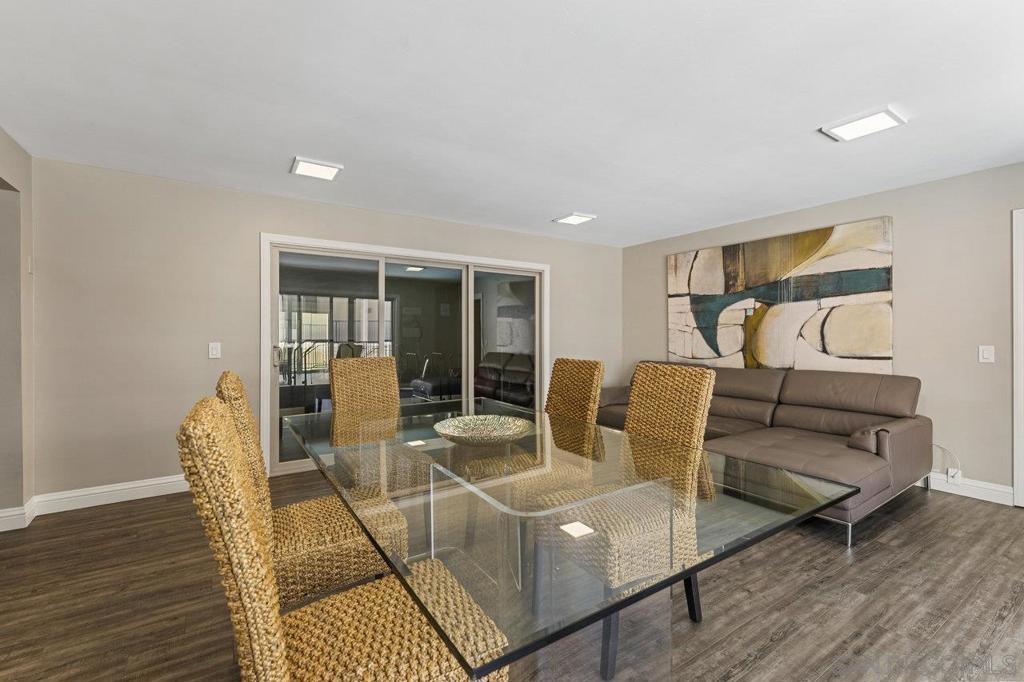 909 Coast 6 Property Photo 15