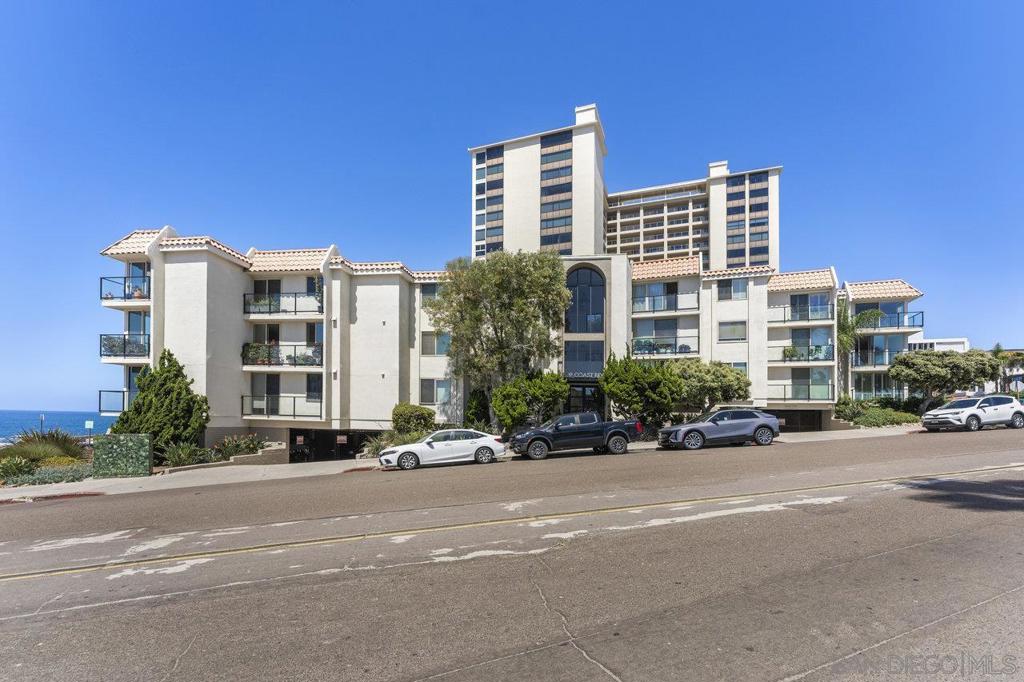 909 Coast 6 Property Photo 23