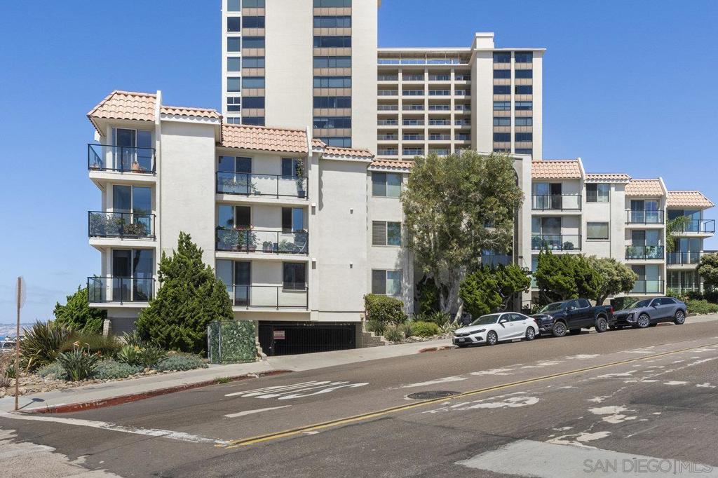909 Coast 6 Property Photo 25