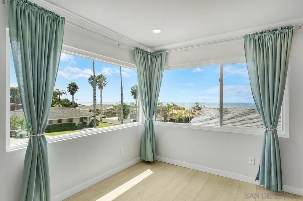 4462 Algeciras Property Photo 4