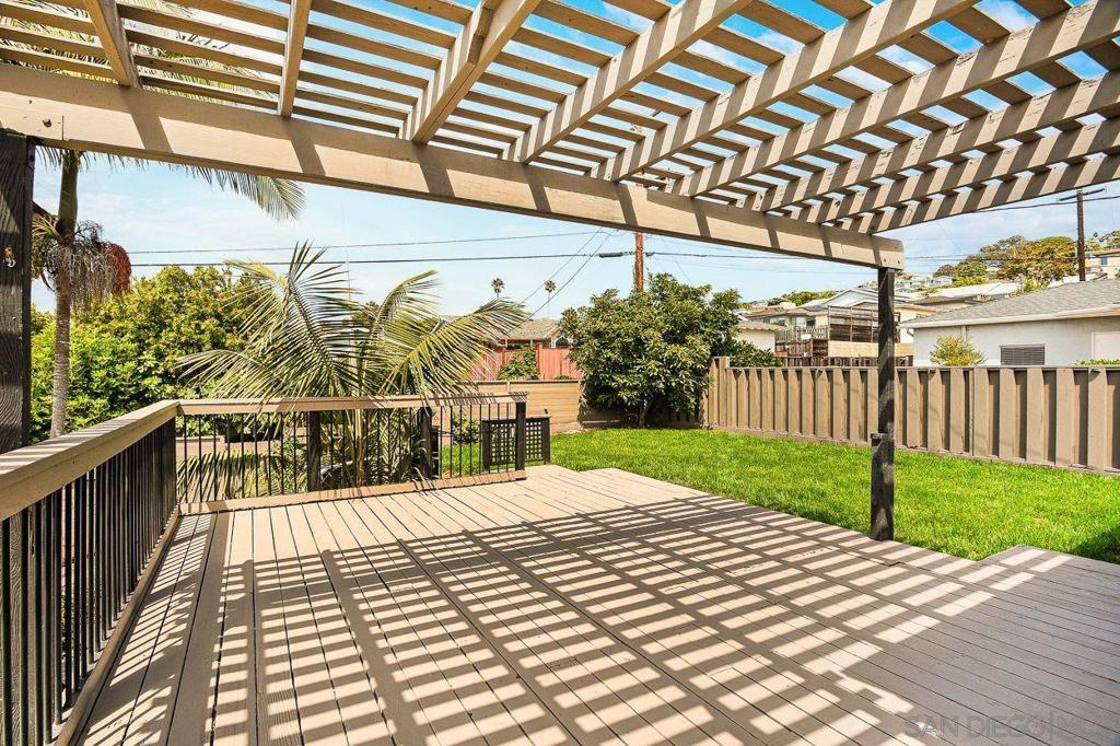 4462 Algeciras Property Photo 10