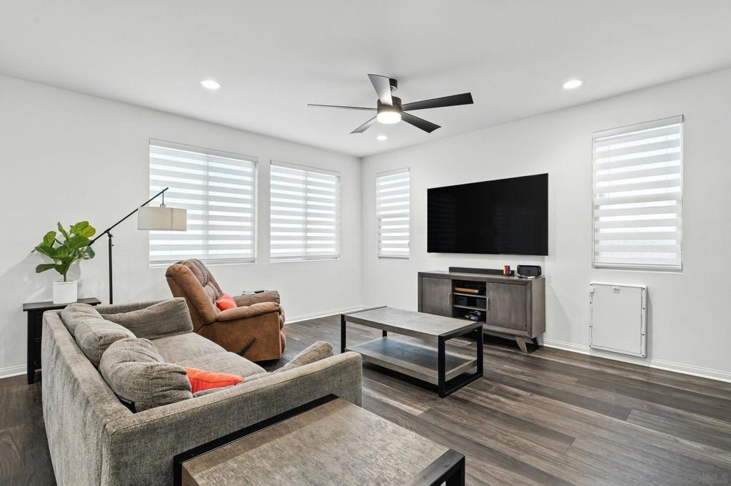 32005 Radiant Dr Property Photo 7