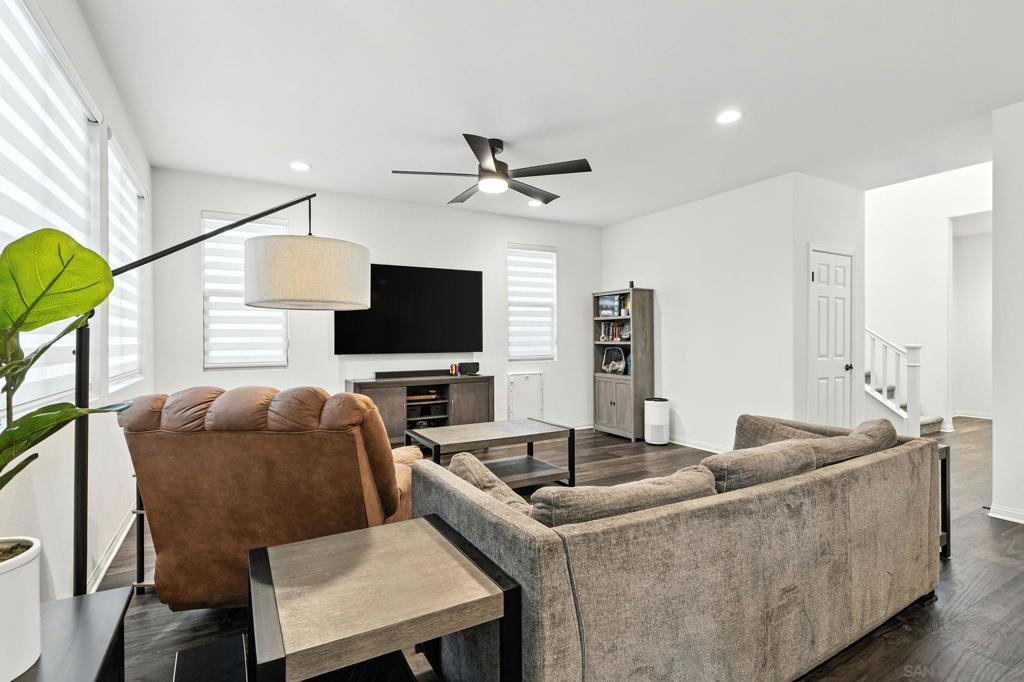 32005 Radiant Dr Property Photo 8