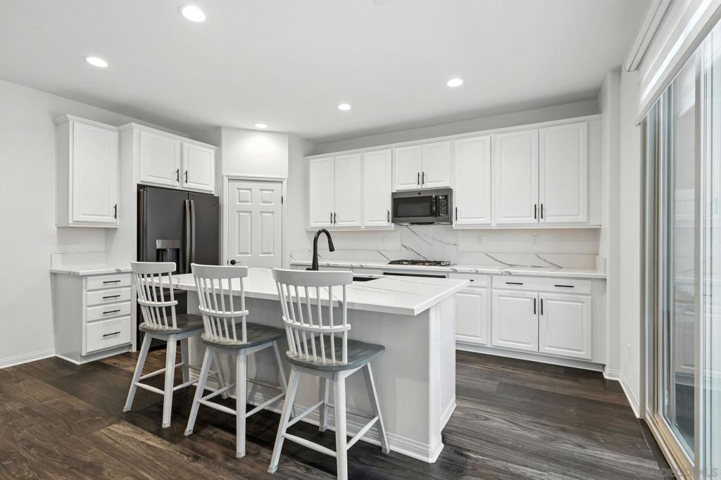 32005 Radiant Dr Property Photo 11