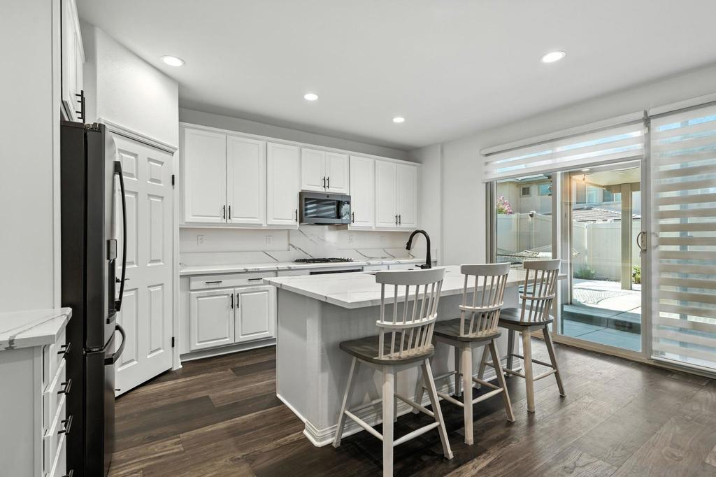 32005 Radiant Dr Property Photo 12