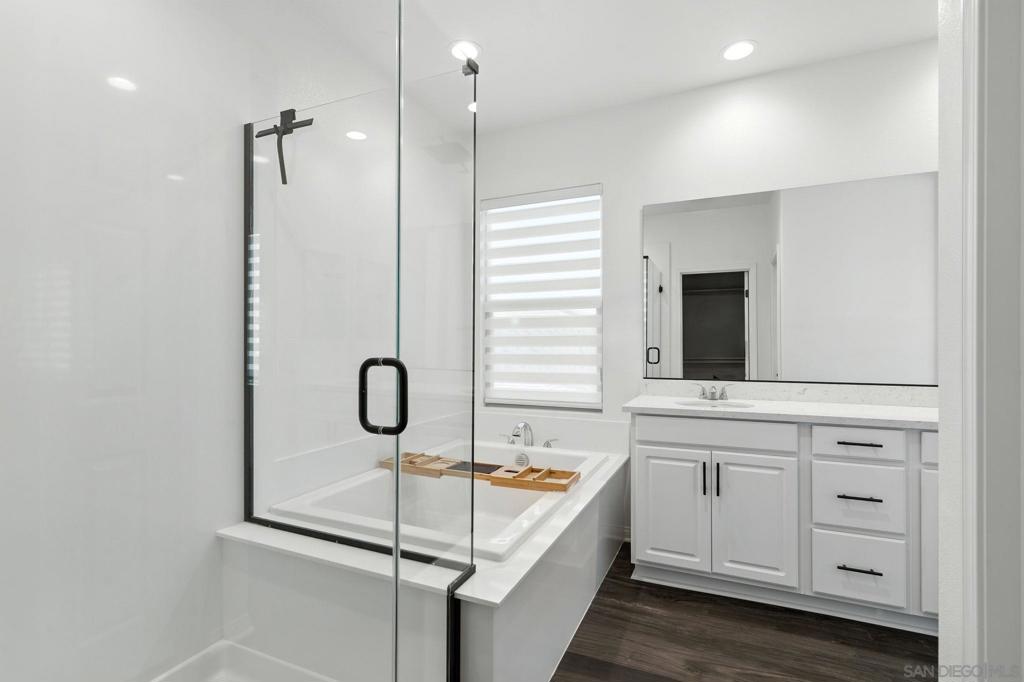 32005 Radiant Dr Property Photo 17