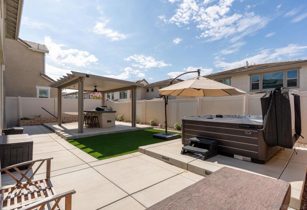 32005 Radiant Dr Property Photo 32