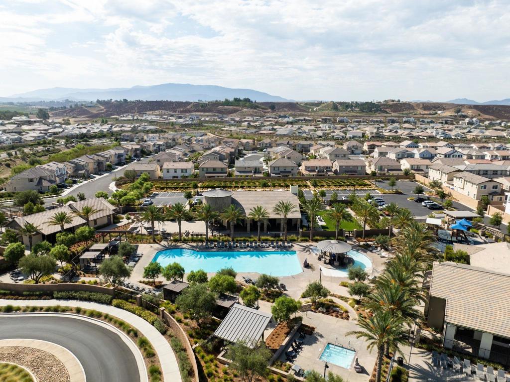 32005 Radiant Dr Property Photo 39