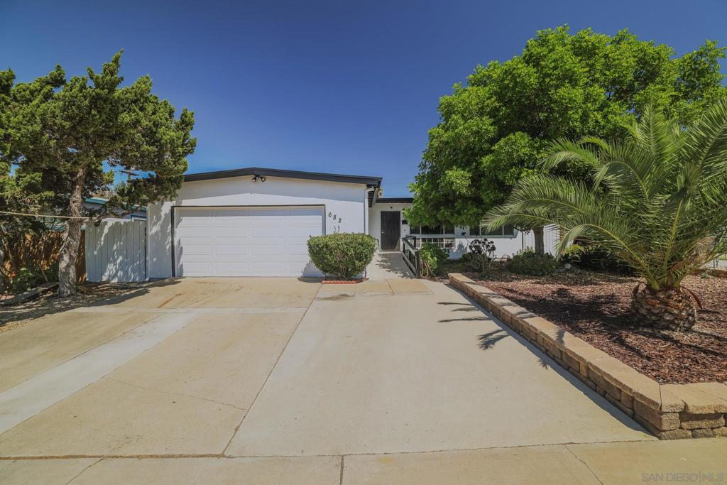 682 Valley Village Dr Property Photo 1