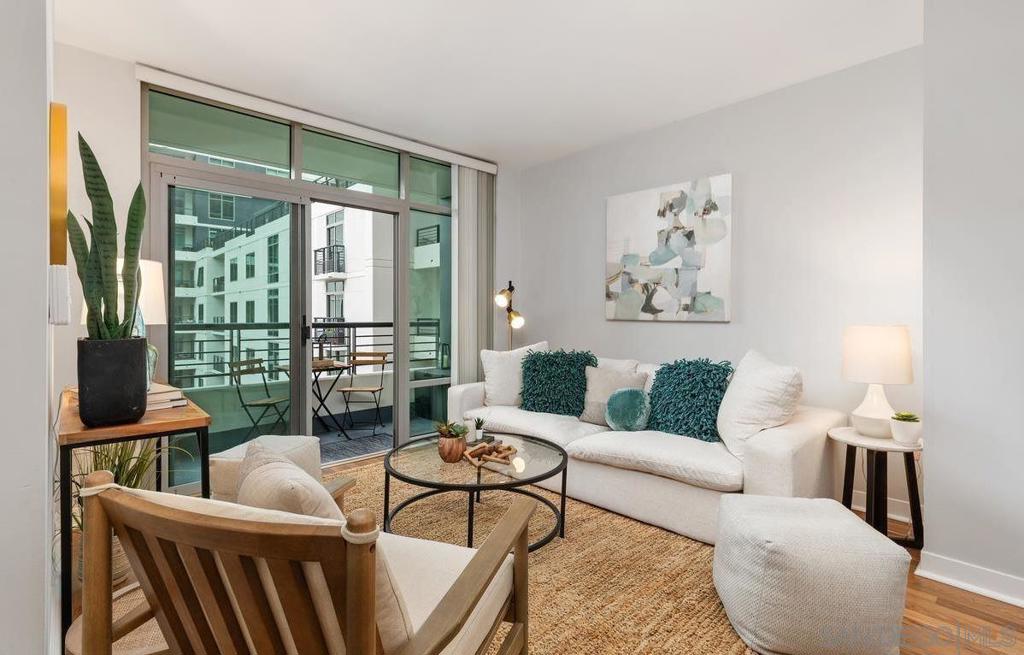 425 W Beech St 613 Property Photo 1