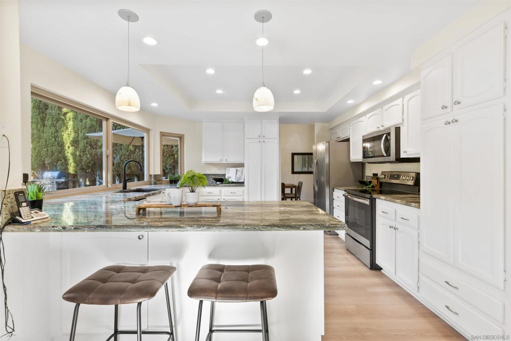 9720 Graceland Way Property Photo 8