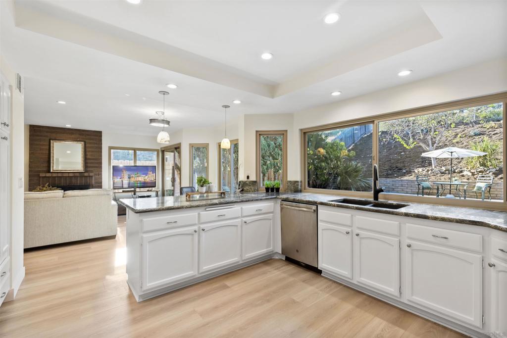 9720 Graceland Way Property Photo 10