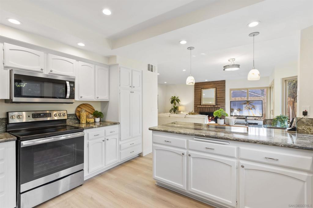 9720 Graceland Way Property Photo 11