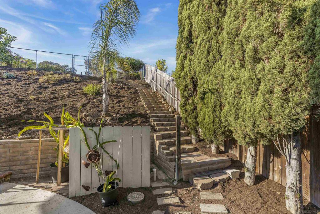 9720 Graceland Way Property Photo 26