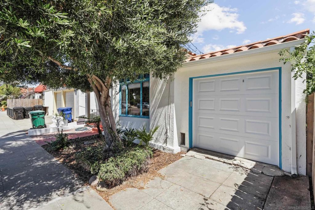 4109 4111 Ibis Street Property Photo 2