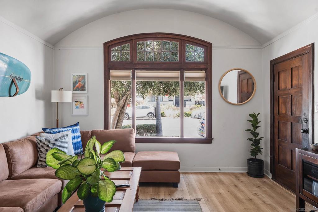 4109 4111 Ibis Street Property Photo 3