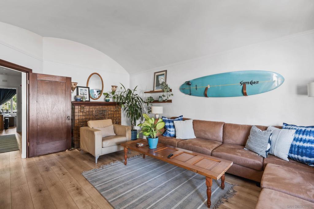 4109 4111 Ibis Street Property Photo 6